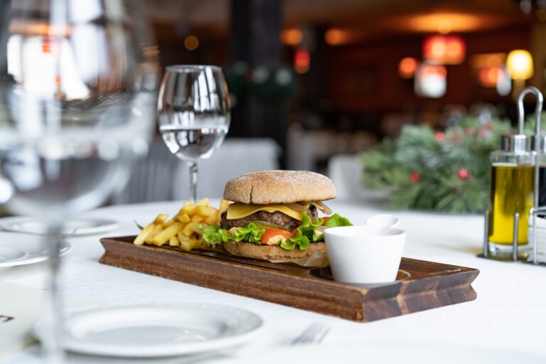 serving-burger-background